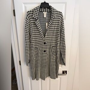 Max Studio Black and White Houndstooth Trench Coat